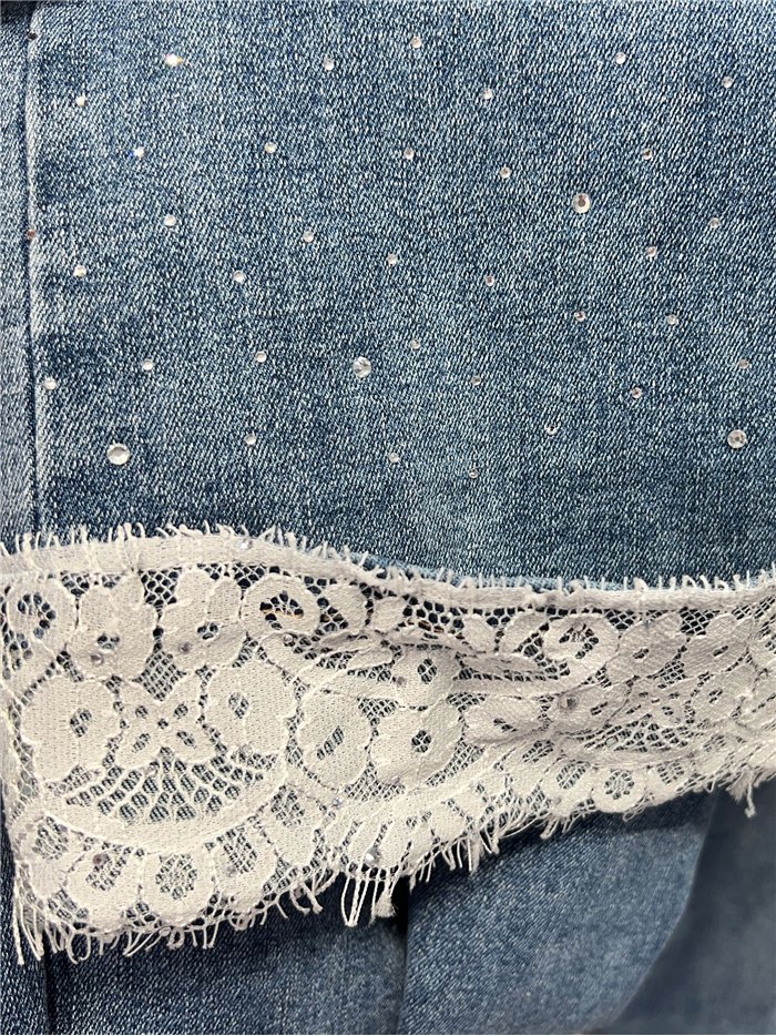 Jeans cropped strass bajo con encaje
