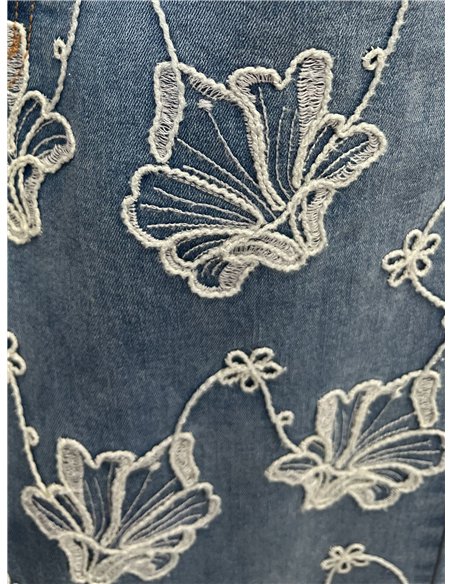 Jeans rectos bordados florales