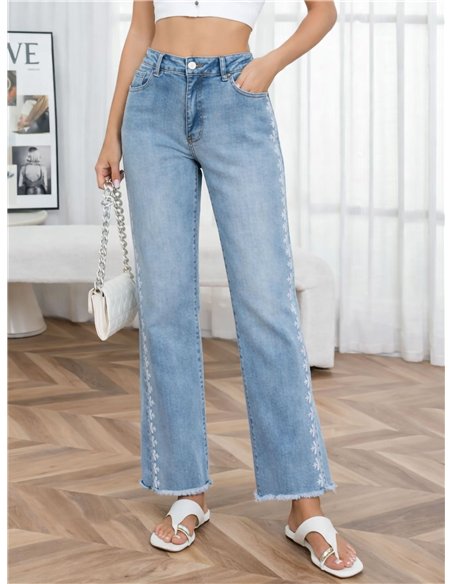 Jeans rectos bordado lateral