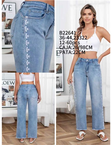 Jeans rectos bordado lateral