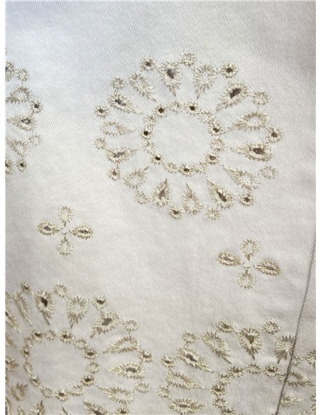 Jeans blancos bordados calados