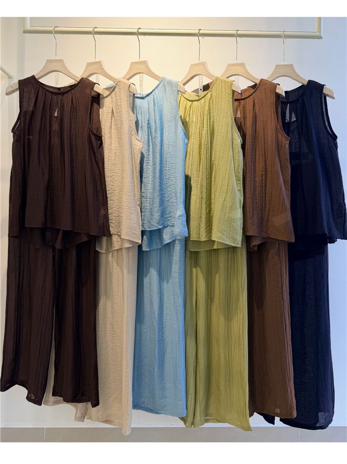 Conjunto top efecto arrugado y pantalón