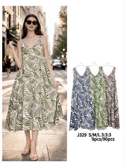 Vestido midi com estampa de folhas e alças. 2