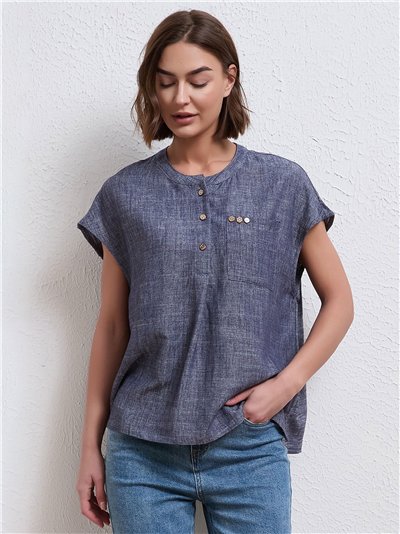 Blusa efecto lino con botones y bolsillo