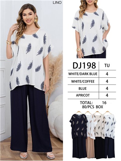 Completo composto da blusa con stampa a foglie e pantaloni palazzo. 2