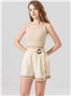 Short de lino con cinturón y detalle de encaje