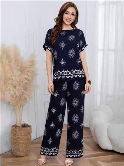 Conjunto blusa estampada y pantalón