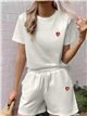 Conjunto camiseta con corazón y short