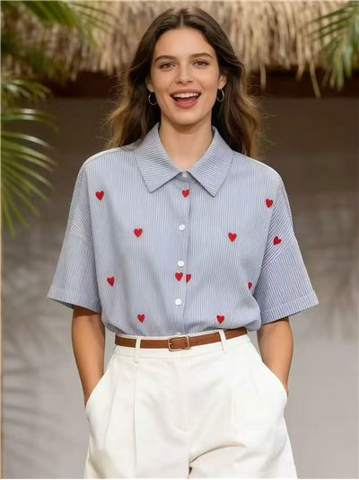 Camicia a righe con cuori