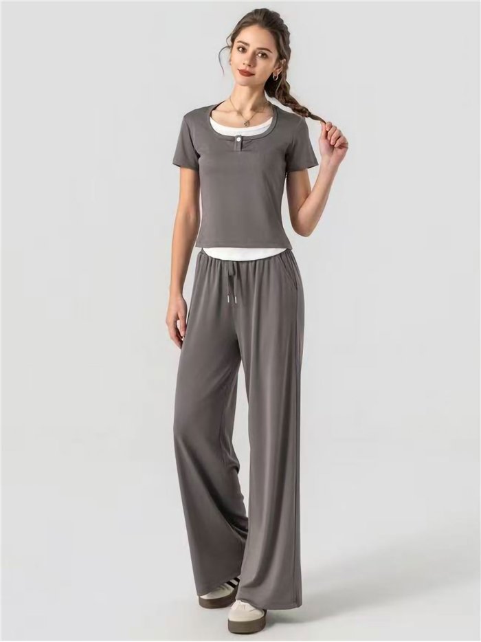 Sport t-shirt and trousers set