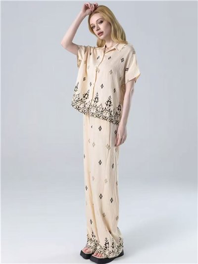 Conjunto camisa estampada con pantalón wide-leg
