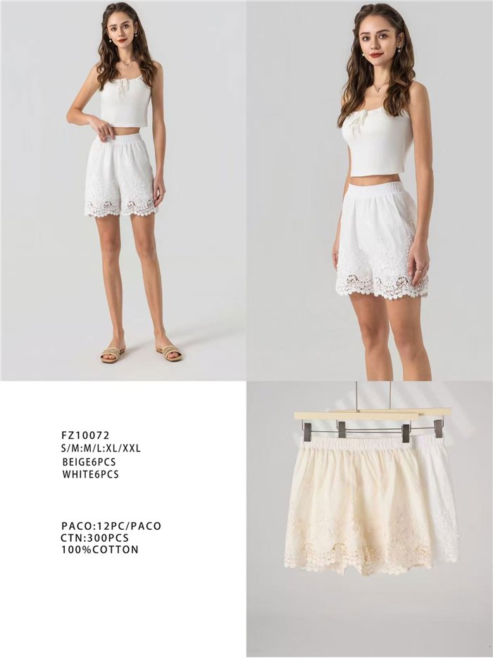 Short bordado con encaje