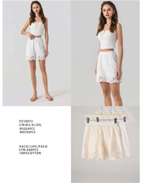 Short bordado con encaje