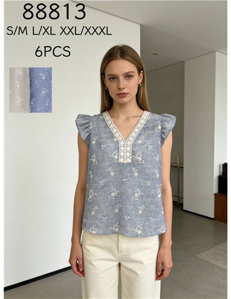 Bestickte Bluse mit Spitzenbesatz und Rüschen