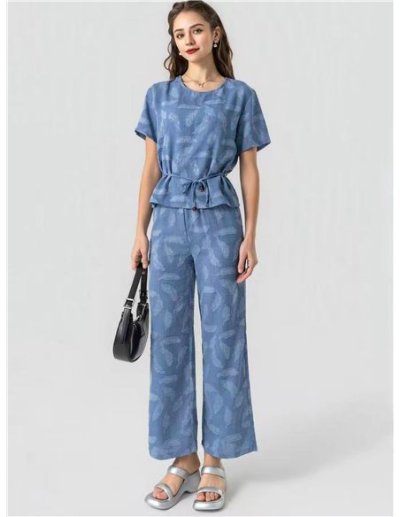 Conjunto blusa estampada y pantalón recto