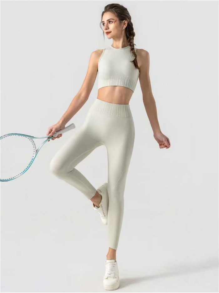 Conjunto deportivo top seamless y legging