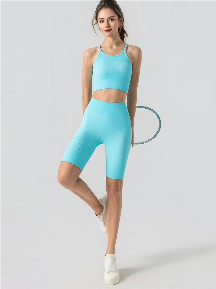 Conjunto deportivo top seamless y short ciclista