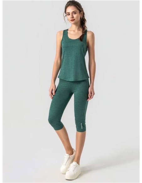 Conjunto deportivo de top y legging pirata