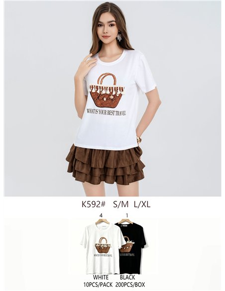 Camiseta estampada, bolsa de praia com franjas