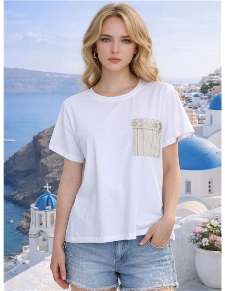 Camiseta combinada detalle crochet y rayas