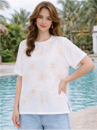 Camiseta bordada floral