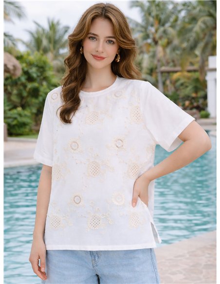 Camiseta bordada floral