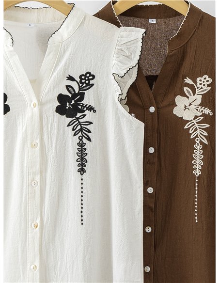 Conjunto top bordado en contraste y falda midi