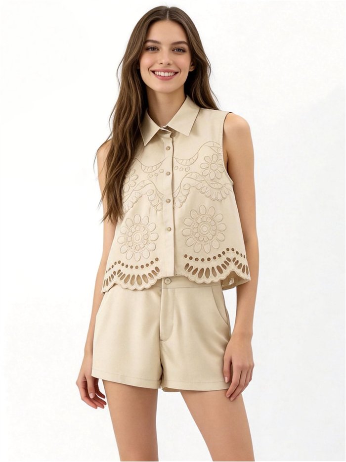 Conjunto camisa bordada sin mangas y short