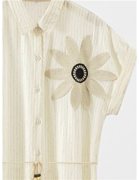 Vestido camisero con strass y flor de crochet