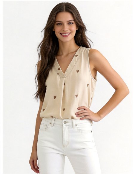 Blusa com corações bordados