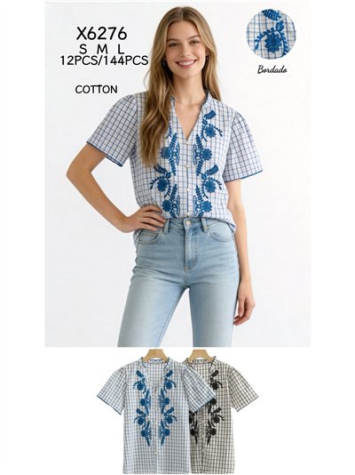 Blusa xadrez com bordado floral 2