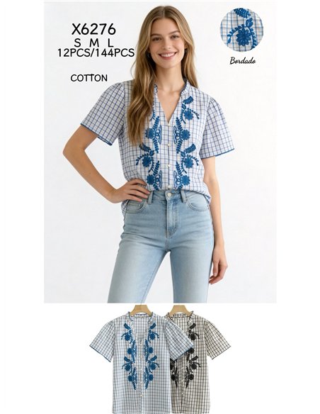 Blusa xadrez com bordado floral