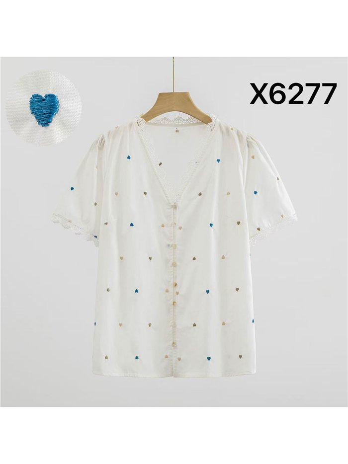Blusa corazones bordados y encaje
