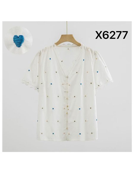 Blusa corazones bordados y encaje