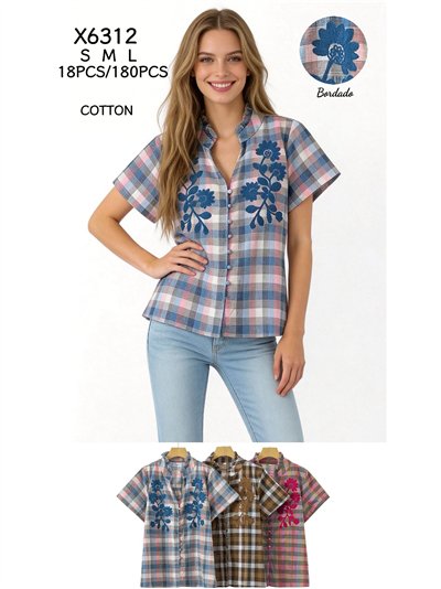 Blusa cuadros con bordado floral 2