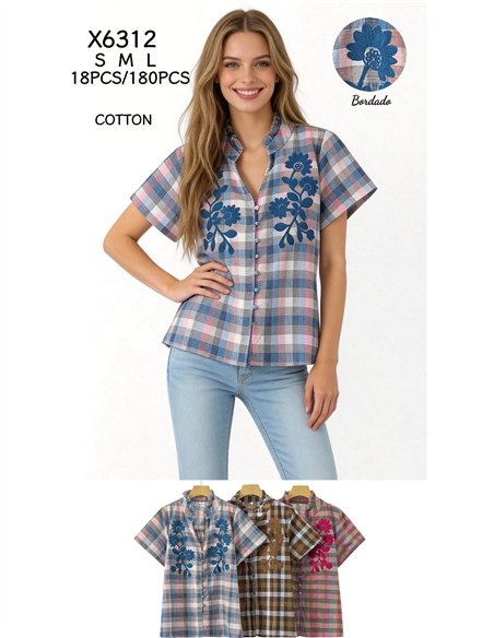 Blusa cuadros con bordado floral