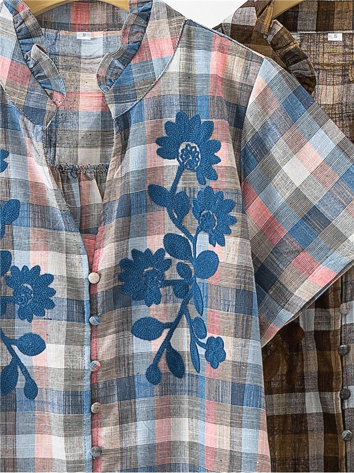 Blusa cuadros con bordado floral