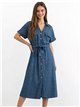Vestido camisero midi efecto denim con cinturón y bolsillos