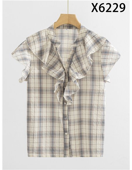 Camicetta a quadri con volant