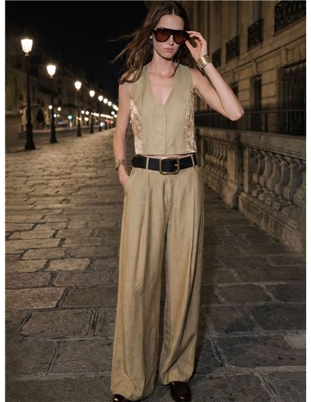 Conjunto chaleco detalle brillante y pantalón palazzo con cinturón