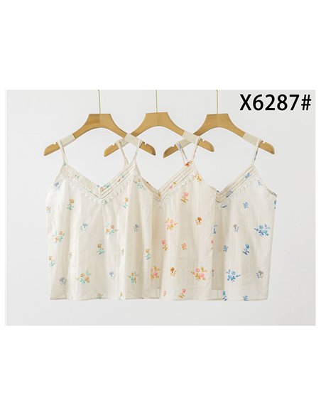 Oberteil aus floraler Spitze mit dünnen Trägern