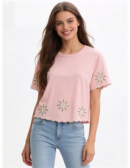 Camiseta floral bordada con bajo ondulado