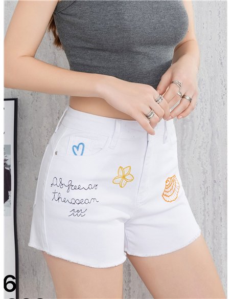 Shorts blancos bordados marineros