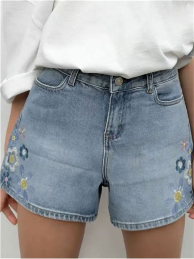 Shorts vaqueros flores bordadas