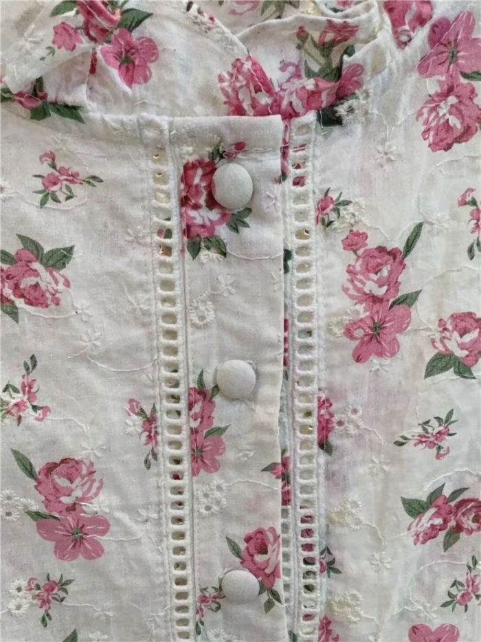 Blusa floral romántica