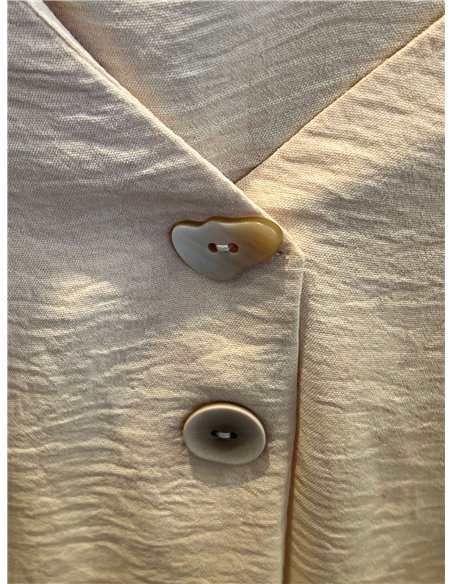 Blusa de pico con botones
