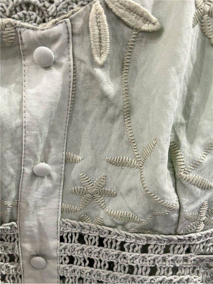 Top lencero bordado peplum con crochet