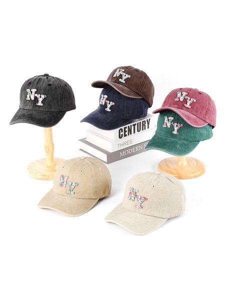 Gorra efecto lavado letra floral