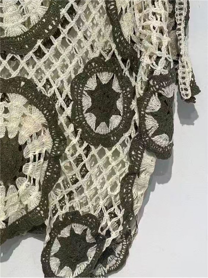 Bluse mit durchbrochenem Häkelmuster