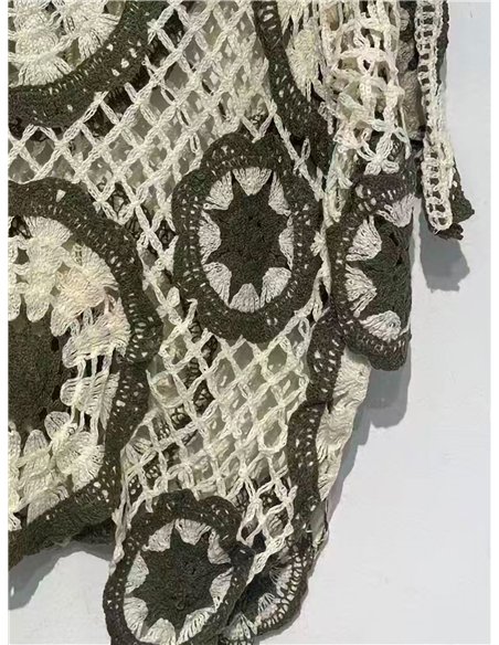 Bluse mit durchbrochenem Häkelmuster